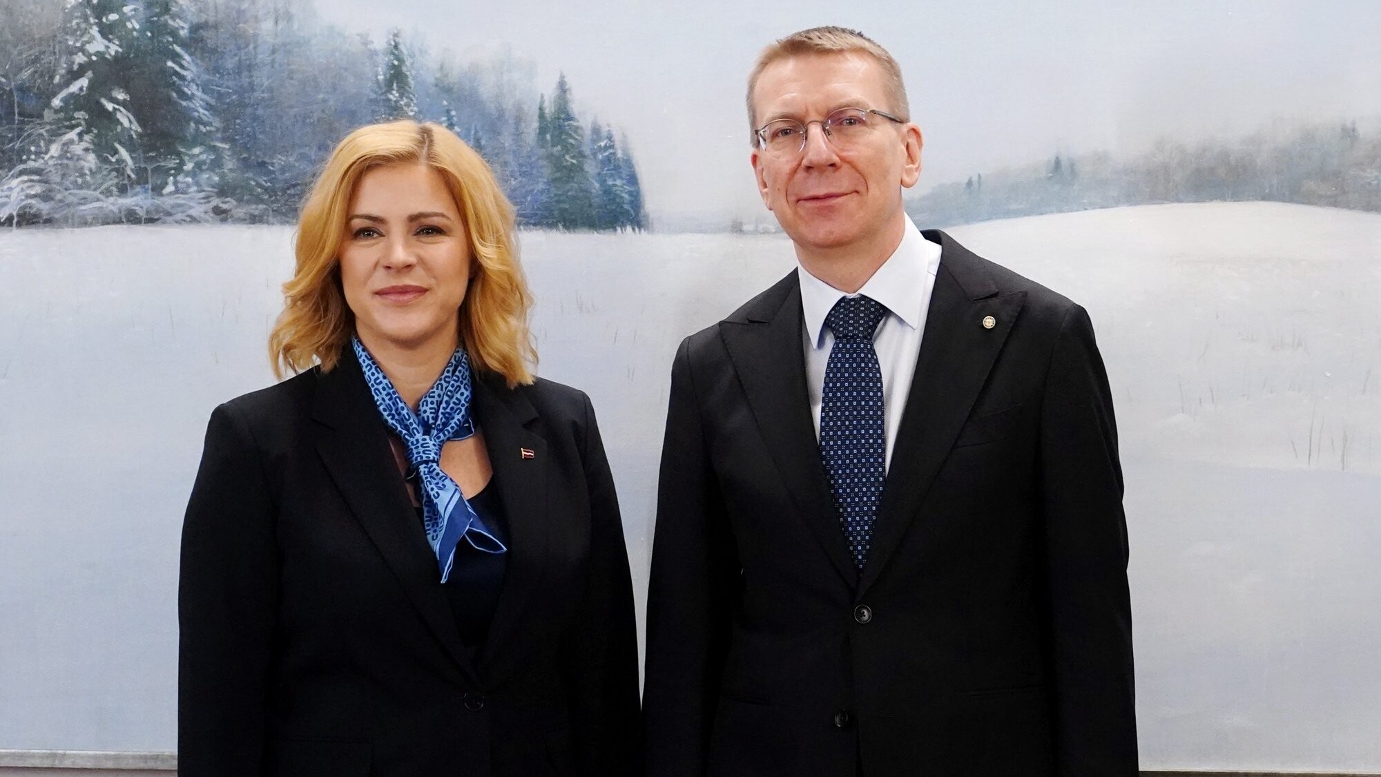 Rinkēvičs un Siliņa sveic Latvijas neatkarības atjaunošas svētkos