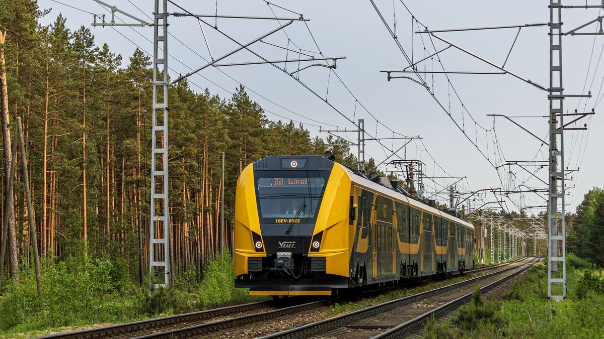 Rīgā ievieš vienoto biļeti, kas derīga sabiedriskajam transportam un vilcienam