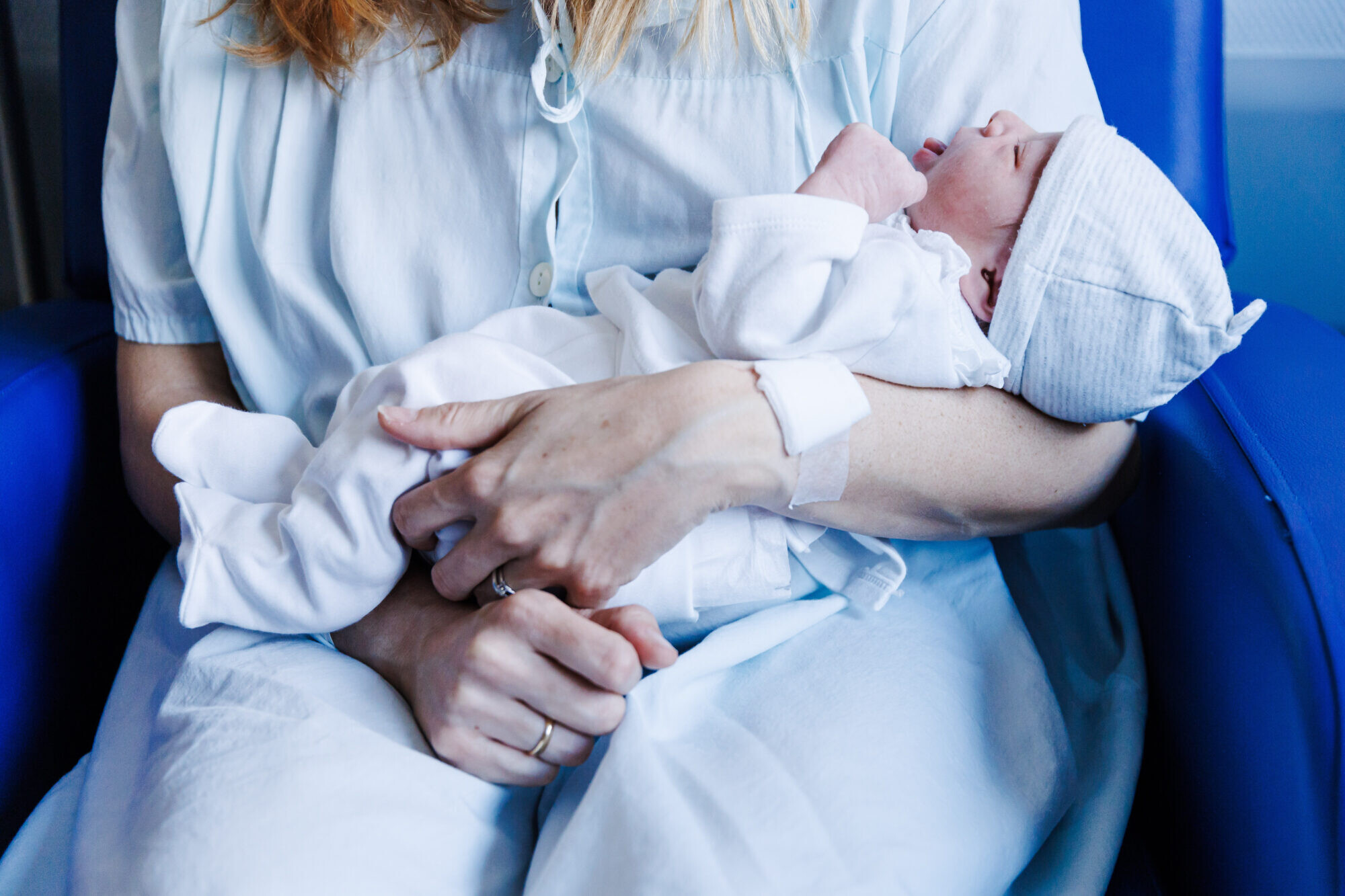 Latvijā jaundzimušo skaits krīt, bet laulību daudz – publicēti jaunākie dati