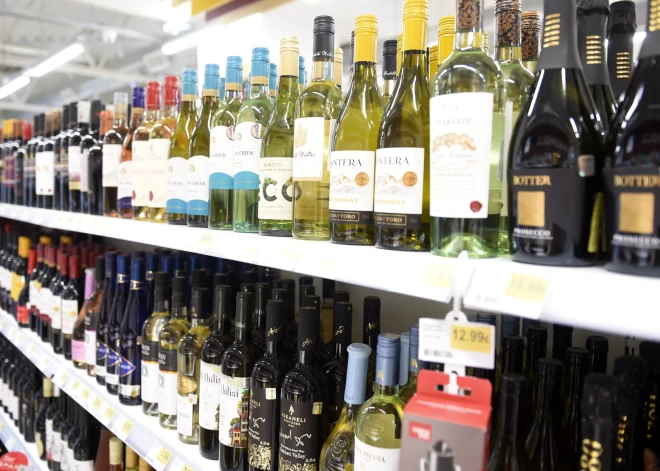 No 1.augusta Latvijā mainīsies alkohola tirdzniecības laiks