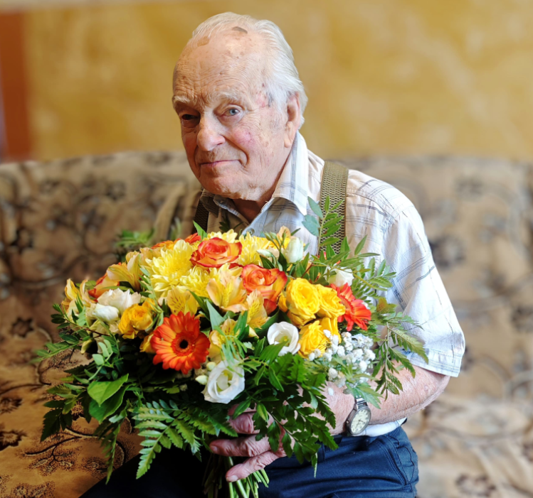 Sveic Visvaldi Biezo 90.dzimšanas dienā