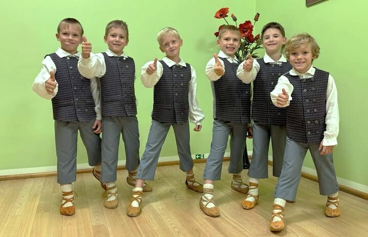 Mēmelieši izdaiļoti ar jauniem tērpiem