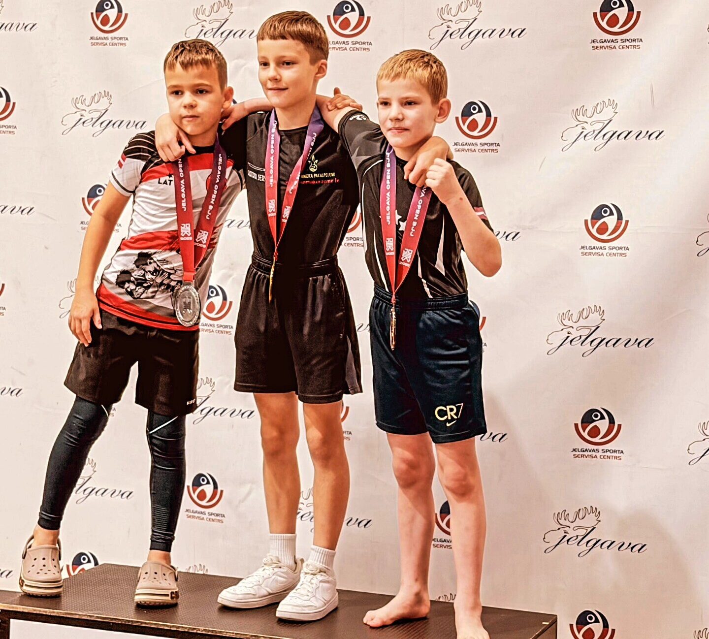 No čempionāta pārved divas medaļas