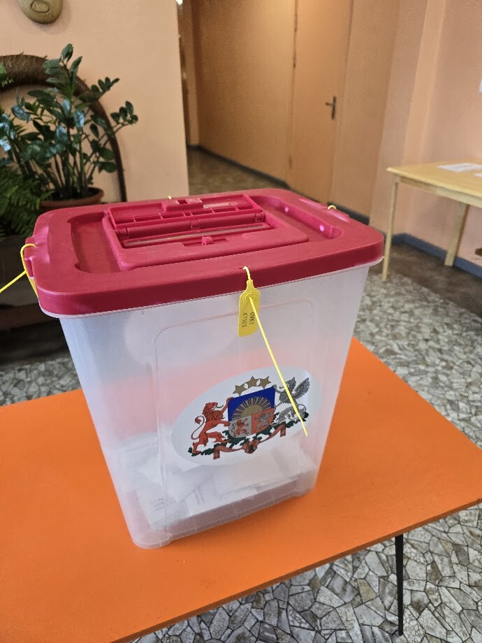 Saeimas vēlēšanās balsis skaitīs manuāli